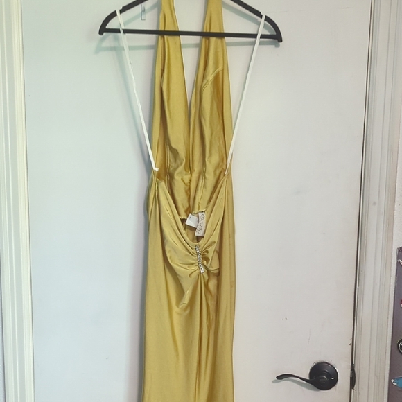 Elegant Backless Yellow Dress - Picture 6 of 9